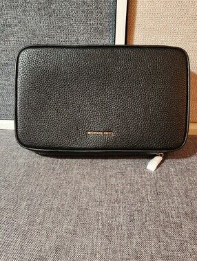 Michael Kors Tech Accessories Case